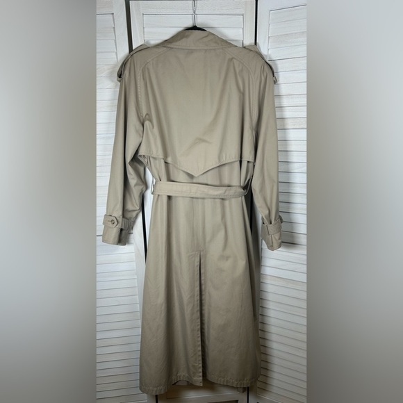 Vintage London Fog Classic Tan Double Breasted Trench Coat. Size 14R. - Picture 2 of 7